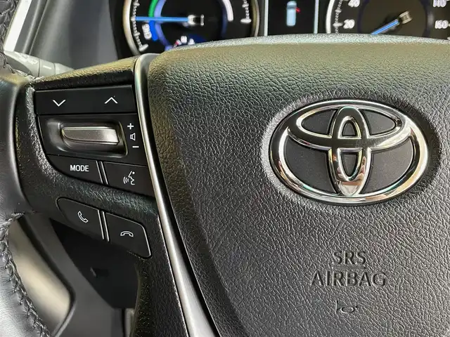 トヨタ アルファードハイブリット S タイプゴールド 岩手県 2021(令3)年 5万km ホワイトパールクリスタルシャイン ４WD/両側パワースライドドア/パワーバックドア/三眼LEDヘッドランプ/トヨタセーフティセンス/プリクラッシュセーフティ/レーダークルーズコントロール/レーントレーシングアシスト/アダプティブハイビームシステム/ロードサインアシスト/クリアランスソナー/パーキングサポートブレーキ/横滑り防止装置/AC100V100Wアクセサリーコンセント/オットマン/ウォークスルー/純正ナビ/ステアリングスイッチ/ETC2.0/ドライブレコーダー/純正17インチアルミホイール