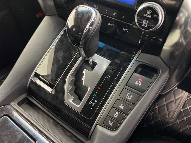 トヨタ アルファードハイブリット S タイプゴールド 道央・札幌 2021(令3)年 5万km ホワイトパールクリスタルシャイン ４WD/両側パワースライドドア/パワーバックドア/三眼LEDヘッドランプ/トヨタセーフティセンス/プリクラッシュセーフティ/レーダークルーズコントロール/レーントレーシングアシスト/アダプティブハイビームシステム/ロードサインアシスト/クリアランスソナー/パーキングサポートブレーキ/横滑り防止装置/AC100V100Wアクセサリーコンセント/オットマン/ウォークスルー/純正ナビ/ステアリングスイッチ/ETC2.0/ドライブレコーダー/純正17インチアルミホイール