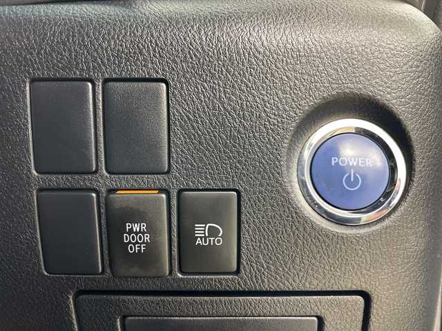 トヨタ アルファードハイブリット S タイプゴールド 道央・札幌 2021(令3)年 5万km ホワイトパールクリスタルシャイン ４WD/両側パワースライドドア/パワーバックドア/三眼LEDヘッドランプ/トヨタセーフティセンス/プリクラッシュセーフティ/レーダークルーズコントロール/レーントレーシングアシスト/アダプティブハイビームシステム/ロードサインアシスト/クリアランスソナー/パーキングサポートブレーキ/横滑り防止装置/AC100V100Wアクセサリーコンセント/オットマン/ウォークスルー/純正ナビ/ステアリングスイッチ/ETC2.0/ドライブレコーダー/純正17インチアルミホイール