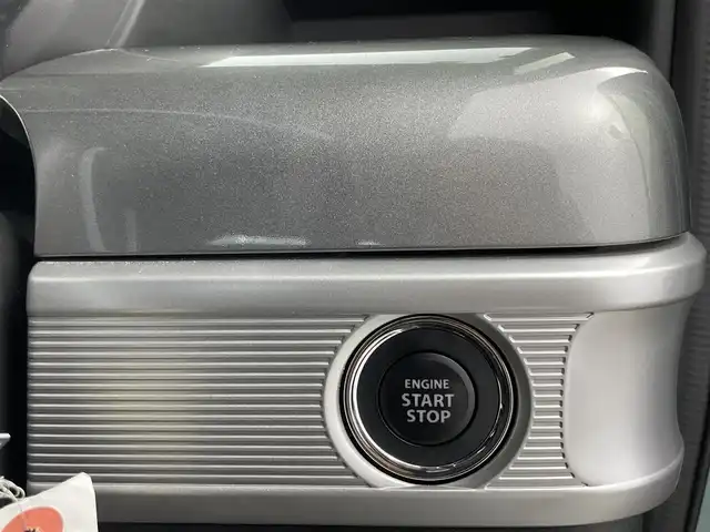 スズキ スペーシア ギア HYBRID XZ 愛知県 2020(令2)年 1.3万km オフブルーメタリック/ガンメタリック2トーンルーフ スズキセーフティサポート/　　・デュアルセンサーブレーキサポート/　　・後退時ブレーキサポート/　　・誤発進抑制機能/　　・車線逸脱抑制機能/　　・標識認識機能/ケンウッド製7インチナビ/　　CD/DVD/BT/フルセグ/バックカメラ/ステアリングリモコン/シートヒーター（前席）/両側パワースライドドア/ルーフレール/純正ホイールキャップ/純正LEDヘッドライト/フォグランプ/盗難防止機能