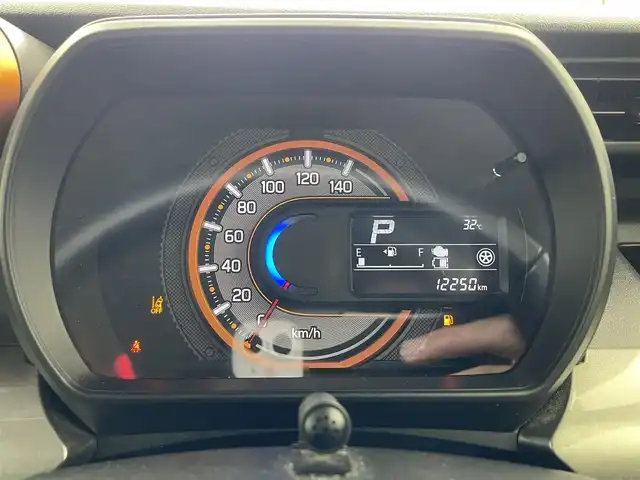 スズキ スペーシア ギア HYBRID XZ 愛知県 2020(令2)年 1.3万km オフブルーメタリック/ガンメタリック2トーンルーフ スズキセーフティサポート/　　・デュアルセンサーブレーキサポート/　　・後退時ブレーキサポート/　　・誤発進抑制機能/　　・車線逸脱抑制機能/　　・標識認識機能/ケンウッド製7インチナビ/　　CD/DVD/BT/フルセグ/バックカメラ/ステアリングリモコン/シートヒーター（前席）/両側パワースライドドア/ルーフレール/純正ホイールキャップ/純正LEDヘッドライト/フォグランプ/盗難防止機能