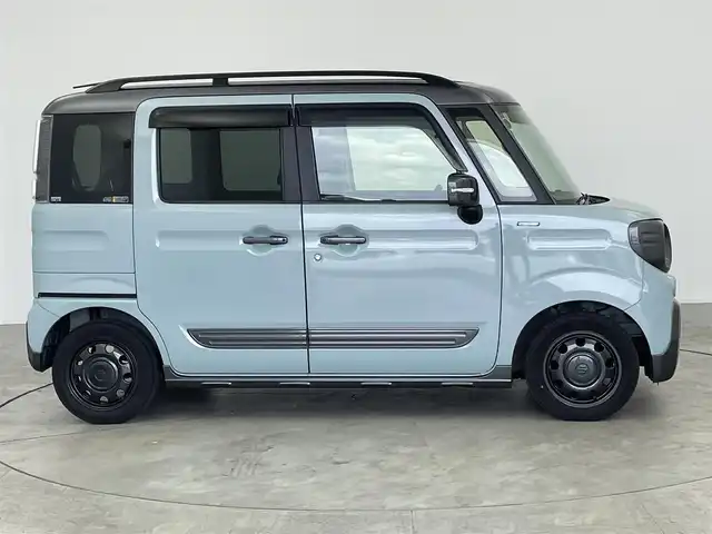 スズキ スペーシア ギア HYBRID XZ 愛知県 2020(令2)年 1.3万km オフブルーメタリック/ガンメタリック2トーンルーフ スズキセーフティサポート/　　・デュアルセンサーブレーキサポート/　　・後退時ブレーキサポート/　　・誤発進抑制機能/　　・車線逸脱抑制機能/　　・標識認識機能/ケンウッド製7インチナビ/　　CD/DVD/BT/フルセグ/バックカメラ/ステアリングリモコン/シートヒーター（前席）/両側パワースライドドア/ルーフレール/純正ホイールキャップ/純正LEDヘッドライト/フォグランプ/盗難防止機能