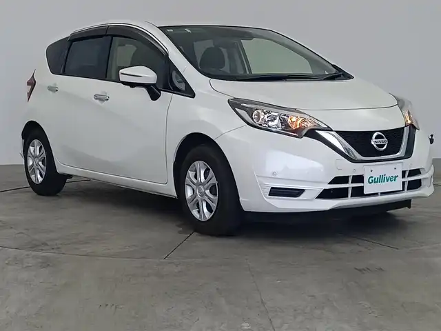 日産 ノート X 愛知県 2018(平30)年 5万km ブリリアントホワイトパール 純正7インチナビ/（Bluetooth/フルセグTV/DVD/CD/SD）/全方位カメラ/ETC/ドラレコ/純正フロアマット/オートライト/コーナーセンサー/スマートキー/プッシュスタート/ドアバイザー/電動格納ミラー/衝突軽減システム/クリアランスソナー