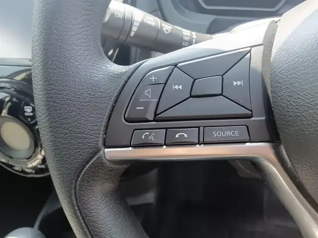 日産 ノート X 愛知県 2018(平30)年 5万km ブリリアントホワイトパール 純正7インチナビ/（Bluetooth/フルセグTV/DVD/CD/SD）/全方位カメラ/ETC/ドラレコ/純正フロアマット/オートライト/コーナーセンサー/スマートキー/プッシュスタート/ドアバイザー/電動格納ミラー/衝突軽減システム/クリアランスソナー