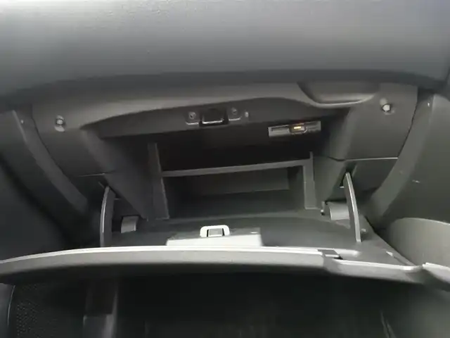 日産 ノート X 愛知県 2018(平30)年 5万km ブリリアントホワイトパール 純正7インチナビ/（Bluetooth/フルセグTV/DVD/CD/SD）/全方位カメラ/ETC/ドラレコ/純正フロアマット/オートライト/コーナーセンサー/スマートキー/プッシュスタート/ドアバイザー/電動格納ミラー/衝突軽減システム/クリアランスソナー
