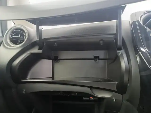 日産 ノート X 愛知県 2018(平30)年 5万km ブリリアントホワイトパール 純正7インチナビ/（Bluetooth/フルセグTV/DVD/CD/SD）/全方位カメラ/ETC/ドラレコ/純正フロアマット/オートライト/コーナーセンサー/スマートキー/プッシュスタート/ドアバイザー/電動格納ミラー/衝突軽減システム/クリアランスソナー