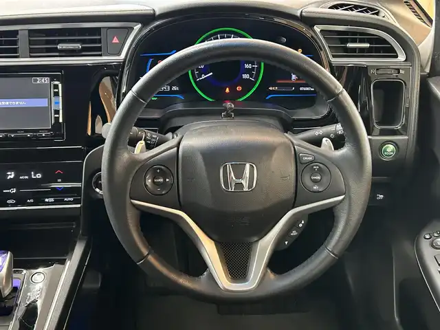 ホンダ シャトル ハイブリッド X 宮崎県 2015(平27)年 7.6万km クリスタルブラックパール /ナビ(VXM-152VFi)//TV/CD/DVD/Bluetooth//ETC//バックカメラ//クルーズコントロール//パドルシフト//オートライト//電格ウィンカーミラー//純正フロアマット//ドアバイザー//取扱説明書//保証書//スペアキー×１