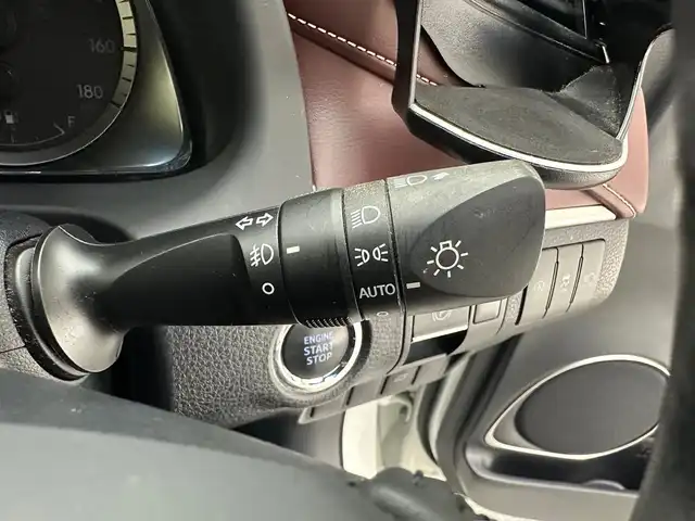 トヨタ ハリアー プレミアム メタル&レザーP 兵庫県 2018(平30)年 7.1万km ホワイトパールクリスタルシャイン アルパイン１０型メモリナビ（EX10Z）/（CD、DVD、SD、BT、フルセグ）/ドライブレコーダー/バックカメラ/コーナーセンサー/アイドリングストップ/レザーシート/パワーシート/シートヒーター/ベンチレーション/パワーバックドア/ACC/LDA/PCS/ビルトインETC/MODELLISTA（F.S.R）スポイラー/オートハイビーム/純正フロアマット/純正バイザー/純正１８インチAW