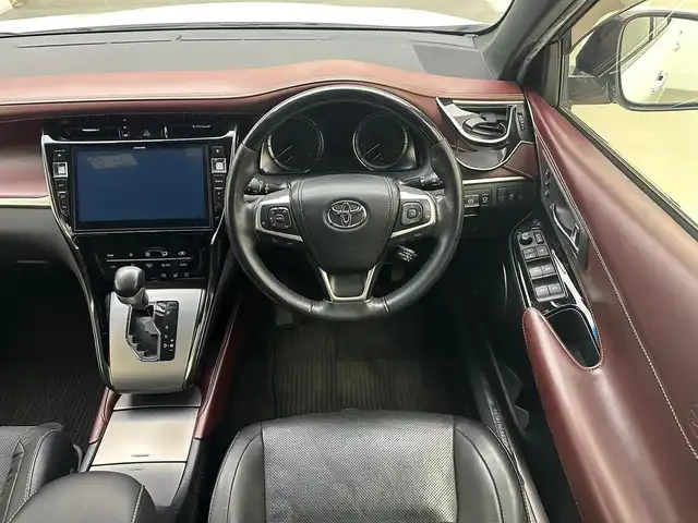 トヨタ ハリアー プレミアム メタル&レザーP 兵庫県 2018(平30)年 7.1万km ホワイトパールクリスタルシャイン アルパイン１０型メモリナビ（EX10Z）/（CD、DVD、SD、BT、フルセグ）/ドライブレコーダー/バックカメラ/コーナーセンサー/アイドリングストップ/レザーシート/パワーシート/シートヒーター/ベンチレーション/パワーバックドア/ACC/LDA/PCS/ビルトインETC/MODELLISTA（F.S.R）スポイラー/オートハイビーム/純正フロアマット/純正バイザー/純正１８インチAW