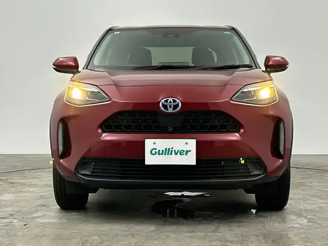 トヨタ ヤリスクロス ハイブリッド G 三重県 2021(令3)年 2.7万km センシュアルレッドマイカ 禁煙車/純正ディスプレイオーディオ　/パノラミックビューモニター　/セーフティセンス　/衝突被害軽減ブレーキ　/レーダークルーズコントロール　/ＬＴＡ　/ＢＳＭ　/RCTA/PKSB/RSA/AHB/LED/オートライト /前後クリアランスソナー　/ビルトインＥＴＣ２．０