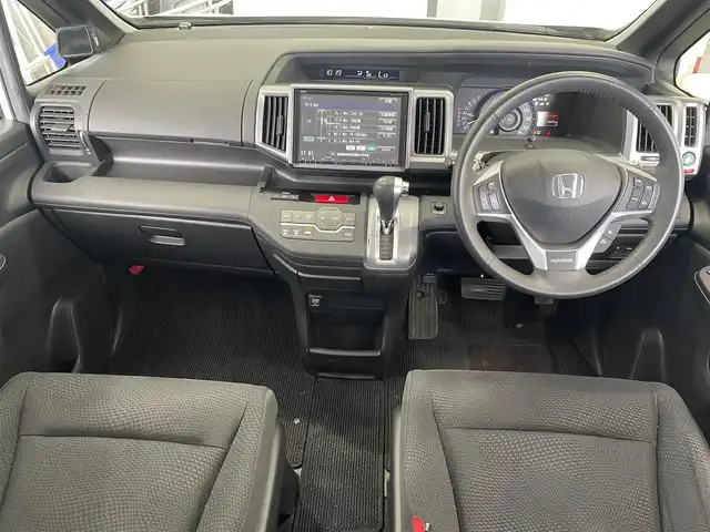 ホンダ ステップワゴン スパーダ S 佐賀県 2014(平26)年 11.3万km ホワイトオーキッドパール （株)IDOMが運営する【じしゃロン佐賀店】の自社ローン専用車両になります。/こちらは現金またはオートローンご利用時の価格です。自社ローンご希望の方は別途その旨お申付け下さい/８人乗り　/禁煙車　/両側電動ドア　/ＨＩＤ　/純正ナビ　/バックカメラ　　/ＥＴＣ
