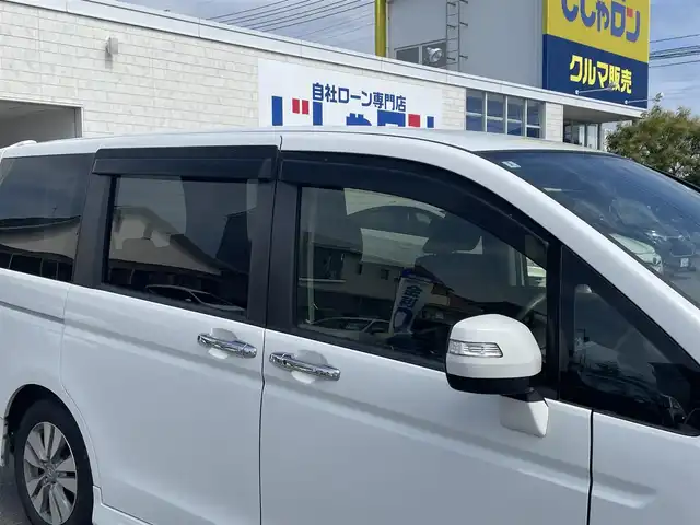 ホンダ ステップワゴン スパーダ S 佐賀県 2014(平26)年 11.3万km ホワイトオーキッドパール （株)IDOMが運営する【じしゃロン佐賀店】の自社ローン専用車両になります。/こちらは現金またはオートローンご利用時の価格です。自社ローンご希望の方は別途その旨お申付け下さい/８人乗り　/禁煙車　/両側電動ドア　/ＨＩＤ　/純正ナビ　/バックカメラ　　/ＥＴＣ