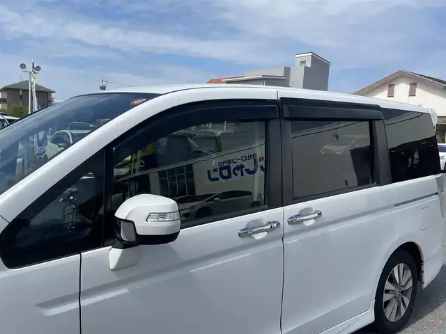 ホンダ ステップワゴン スパーダ S 佐賀県 2014(平26)年 11.3万km ホワイトオーキッドパール （株)IDOMが運営する【じしゃロン佐賀店】の自社ローン専用車両になります。/こちらは現金またはオートローンご利用時の価格です。自社ローンご希望の方は別途その旨お申付け下さい/８人乗り　/禁煙車　/両側電動ドア　/ＨＩＤ　/純正ナビ　/バックカメラ　　/ＥＴＣ
