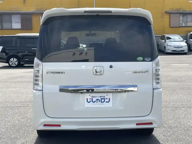 ホンダ ステップワゴン スパーダ S 佐賀県 2014(平26)年 11.3万km ホワイトオーキッドパール （株)IDOMが運営する【じしゃロン佐賀店】の自社ローン専用車両になります。/こちらは現金またはオートローンご利用時の価格です。自社ローンご希望の方は別途その旨お申付け下さい/８人乗り　/禁煙車　/両側電動ドア　/ＨＩＤ　/純正ナビ　/バックカメラ　　/ＥＴＣ