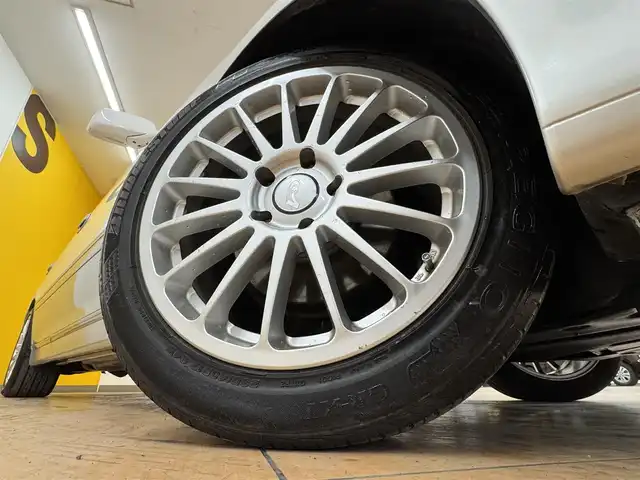 トヨタ クラウン エステート アスリート 群馬県 2005(平17)年 9.8万km ホワイトパールクリスタルシャイン/シルバーM ７インチワイドナビ/・AM/FM/CD/DVD/・SD/Bluetooth/・フルセグTV/USB/MSV/パドルシフト/ETC/純正フロアマット/純正ドアバイザー/キセノンヘッドライト/リモコンキー/シートカバー
