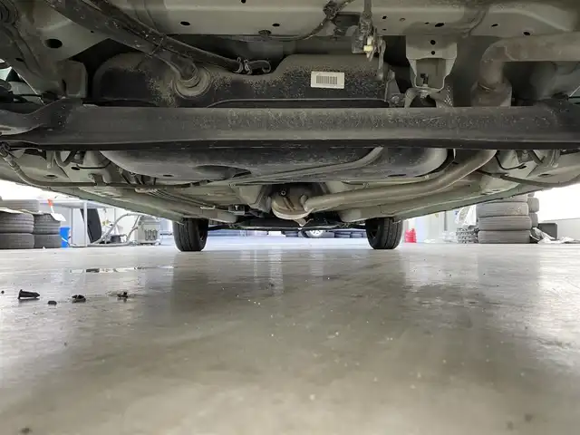スズキ ラパン S 滋賀県 2017(平29)年 5.5万km フレンチミントパールメタリック 純正7インチナビ/【Bluetooth/CD/DVD/フルセグTV/USB】/衝突軽減ブレーキ/D席シートヒーター/HIDヘッドライト/オートライト/前方ドライブレコーダー/純正フロアマット/プッシュスタート/スマートキー/ABS/横滑り防止装置