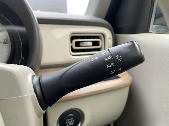 スズキ ラパン S 滋賀県 2017(平29)年 5.5万km フレンチミントパールメタリック 純正7インチナビ/【Bluetooth/CD/DVD/フルセグTV/USB】/衝突軽減ブレーキ/D席シートヒーター/HIDヘッドライト/オートライト/前方ドライブレコーダー/純正フロアマット/プッシュスタート/スマートキー/ABS/横滑り防止装置