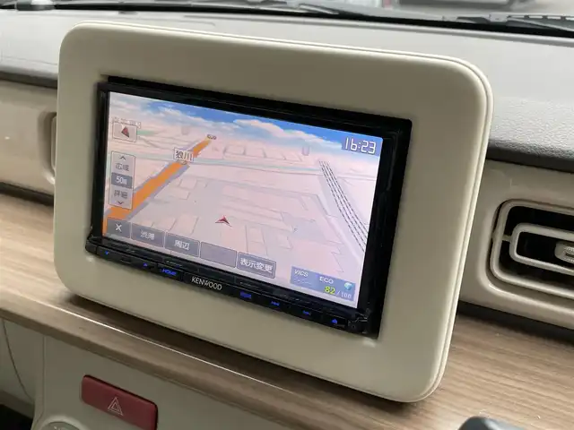スズキ ラパン S 滋賀県 2017(平29)年 5.5万km フレンチミントパールメタリック 純正7インチナビ/【Bluetooth/CD/DVD/フルセグTV/USB】/衝突軽減ブレーキ/D席シートヒーター/HIDヘッドライト/オートライト/前方ドライブレコーダー/純正フロアマット/プッシュスタート/スマートキー/ABS/横滑り防止装置