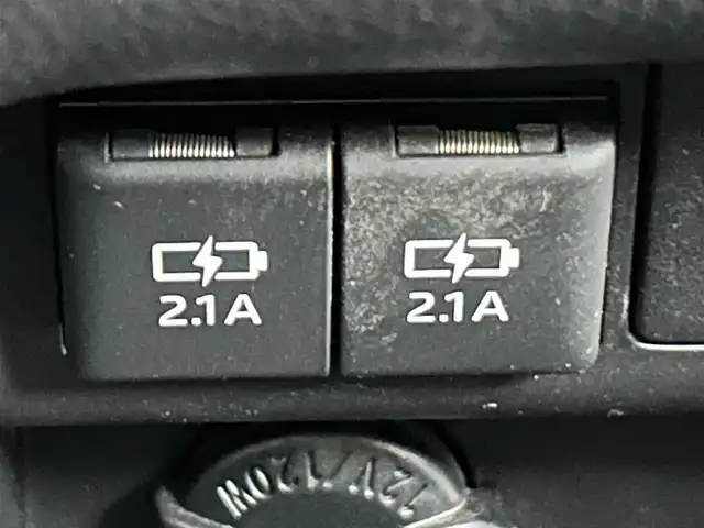 トヨタ ヴォクシー ZS 煌 道央・札幌 2017(平29)年 7.1万km ブラック ・4WD/・寒冷地仕様/・トヨタセーフティセンス/・衝突被害軽減ブレーキ/・レーンキープアシスト/・クルーズコントロール/・オートハイビーム/・先行車発進告知/・純正メモリナビ/・フルセグ/BT/CD/DVD/・バックカメラ/・フリップダウンモニター/・両側パワースライドドア/・ビルトインETC/・ドアロック連動ミラー/・アイドリングストップ/・スマートキー/・プッシュスタート