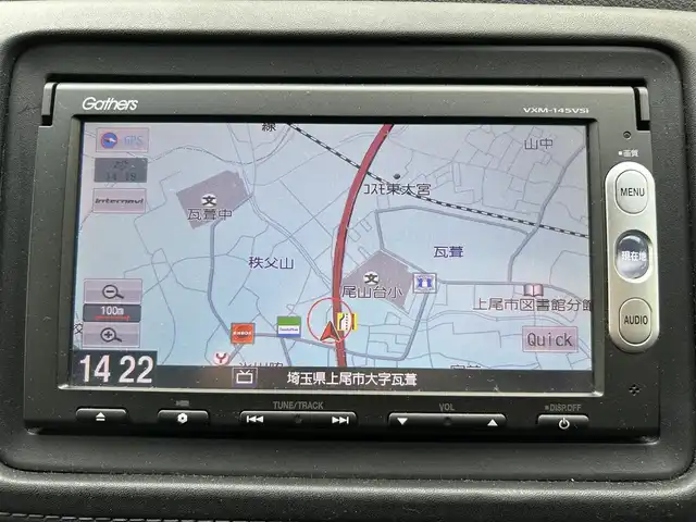 ホンダ ヴェゼル S 埼玉県 2014(平26)年 10.7万km アラバスターシルバーメタリック 登録時106317km/純正ナビ（TV/BT/AM/FM）/バックカメラ/クルーズコントロール追従無/パドルシフト/ハーフレザー/シートヒーター（D席＋N席）/ＥＴＣ/純正１7インチアルミホイールト/純正フロアマット/ドアバイザー/フロントフォグランプ/電動格納ミラー/横滑り防止装置/アイドリングストップ/ステアリングスイッチ/Pスタート/スマートキー/スペアキー1本/保証書/ナビ/車両取扱説明書