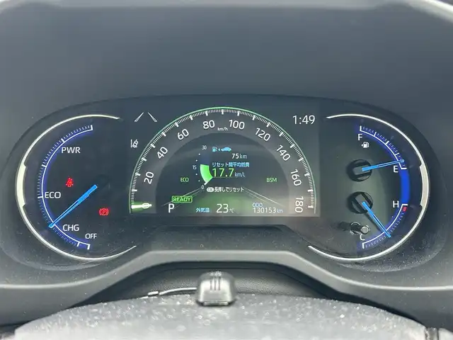 トヨタ ＲＡＶ４ ハイブリットG 和歌山県 2019(令1)年 13.1万km ホワイトパールクリスタルシャイン 純正9インチナビ/フルセグTV/(AM/FM/CD/Bluetooth)/バックカメラ/衝突軽減ブレーキ/横滑り防止機能/レーダークルコン/ブラインドスポットモニター/シートヒーター/ステアリングヒーター/パワーシート/ビルトインETC/前後ドラレコ/デジタルインナーミラー/ステアリングリモコン/シートメモリー/電動パーキング/オートホールド/LEDヘッドライト/フォグランプ