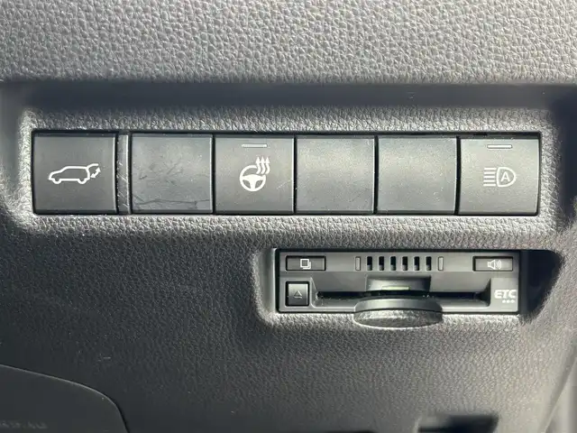 トヨタ ＲＡＶ４ ハイブリットG 和歌山県 2019(令1)年 13.1万km ホワイトパールクリスタルシャイン 純正9インチナビ/フルセグTV/(AM/FM/CD/Bluetooth)/バックカメラ/衝突軽減ブレーキ/横滑り防止機能/レーダークルコン/ブラインドスポットモニター/シートヒーター/ステアリングヒーター/パワーシート/ビルトインETC/前後ドラレコ/デジタルインナーミラー/ステアリングリモコン/シートメモリー/電動パーキング/オートホールド/LEDヘッドライト/フォグランプ