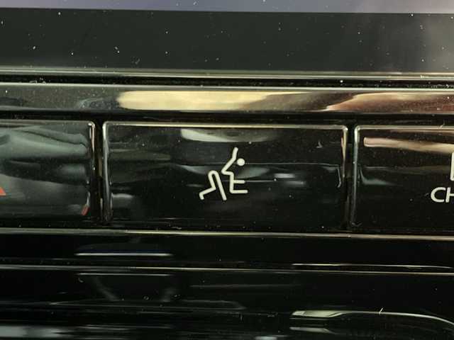 日産 セレナ e－パワー ハイウェイスター V 神奈川県 2020(令2)年 2.5万km サンライズオレンジ/ダイヤモンドブラック プロパイロット/純正10型ナビ/・BT/TV/CD/DVD/BD/SD/USB/アラウンドビューモニター/純正フリップダウンモニター/パーキングアシスト/ブラインドスポットモニター/オートホールド/両側電動スライドドア/ETC/革巻きステアリング/ステアリングリモコン/純正フロアマット/インテリジェントキー/スペアキー(1本)/プッシュスタート/LEDヘッドライト/オートライト/オートマチックハイビーム/フォグランプ/純正16インチアルミホイール/電動格納ミラー/ウィンカーミラー/ドアバイザー