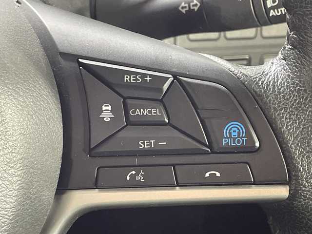 日産 セレナ e－パワー ハイウェイスター V 神奈川県 2020(令2)年 2.5万km サンライズオレンジ/ダイヤモンドブラック プロパイロット/純正10型ナビ/・BT/TV/CD/DVD/BD/SD/USB/アラウンドビューモニター/純正フリップダウンモニター/パーキングアシスト/ブラインドスポットモニター/オートホールド/両側電動スライドドア/ETC/革巻きステアリング/ステアリングリモコン/純正フロアマット/インテリジェントキー/スペアキー(1本)/プッシュスタート/LEDヘッドライト/オートライト/オートマチックハイビーム/フォグランプ/純正16インチアルミホイール/電動格納ミラー/ウィンカーミラー/ドアバイザー