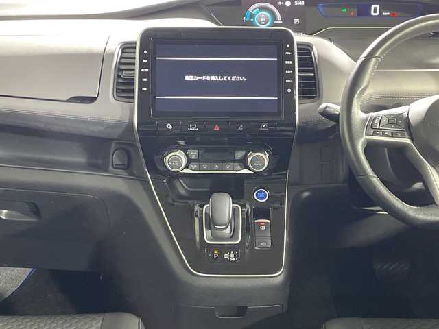 日産 セレナ e－パワー ハイウェイスター V 神奈川県 2020(令2)年 2.5万km サンライズオレンジ/ダイヤモンドブラック プロパイロット/純正10型ナビ/・BT/TV/CD/DVD/BD/SD/USB/アラウンドビューモニター/純正フリップダウンモニター/パーキングアシスト/ブラインドスポットモニター/オートホールド/両側電動スライドドア/ETC/革巻きステアリング/ステアリングリモコン/純正フロアマット/インテリジェントキー/スペアキー(1本)/プッシュスタート/LEDヘッドライト/オートライト/オートマチックハイビーム/フォグランプ/純正16インチアルミホイール/電動格納ミラー/ウィンカーミラー/ドアバイザー