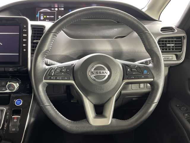 日産 セレナ e－パワー ハイウェイスター V 神奈川県 2020(令2)年 2.5万km サンライズオレンジ/ダイヤモンドブラック プロパイロット/純正10型ナビ/・BT/TV/CD/DVD/BD/SD/USB/アラウンドビューモニター/純正フリップダウンモニター/パーキングアシスト/ブラインドスポットモニター/オートホールド/両側電動スライドドア/ETC/革巻きステアリング/ステアリングリモコン/純正フロアマット/インテリジェントキー/スペアキー(1本)/プッシュスタート/LEDヘッドライト/オートライト/オートマチックハイビーム/フォグランプ/純正16インチアルミホイール/電動格納ミラー/ウィンカーミラー/ドアバイザー