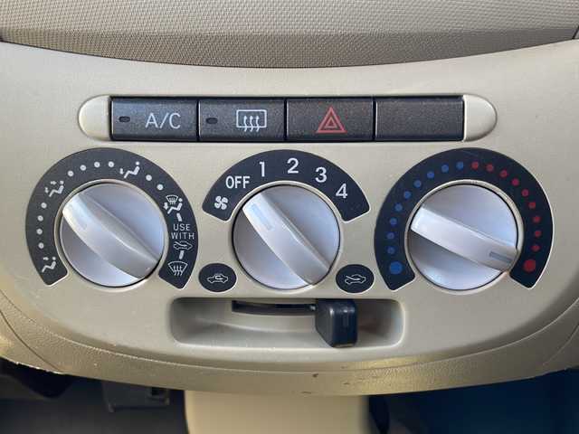 ダイハツ エッセ D 道東・釧路十勝 2007(平19)年 9.6万km ブラックマイカ 純正オーディオ　/ＣＤ再生　/社外１３インチアルミホイール　/社外フロアマット