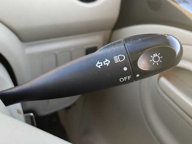 ダイハツ エッセ D 道東・釧路十勝 2007(平19)年 9.6万km ブラックマイカ 純正オーディオ　/ＣＤ再生　/社外１３インチアルミホイール　/社外フロアマット