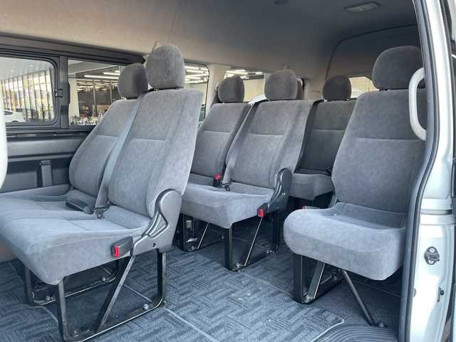 トヨタ ハイエース グランドキャビン 愛知県 2018(平30)年 3.4万km ホワイトパールクリスタルシャイン ワンオーナー/モデリスタエアロ/純正メモリナビ・フルセグTV/CD・DVD・Bluetooth/バックカメラ/パワースライドドア/モデリスタエアロ/純正LEDヘッドライト/純正ビルトインETC/Wエアバッグ/AC100Vコンセント電源/プリクラッシュセーフティ/ルーフキャリア