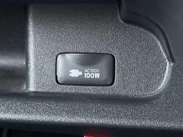 トヨタ ハイエース グランドキャビン 愛知県 2018(平30)年 3.4万km ホワイトパールクリスタルシャイン ワンオーナー/モデリスタエアロ/純正メモリナビ・フルセグTV/CD・DVD・Bluetooth/バックカメラ/パワースライドドア/モデリスタエアロ/純正LEDヘッドライト/純正ビルトインETC/Wエアバッグ/AC100Vコンセント電源/プリクラッシュセーフティ/ルーフキャリア