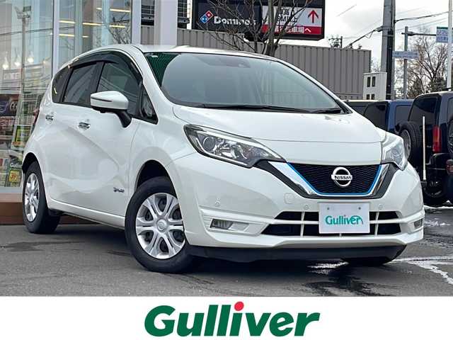 日産 ノート e－パワー X FOUR 道央・札幌 2020(令2)年 7.8万km ホワイト ・４WD/・衝突軽減ブレーキ/・全方位カメラ/・デジタルインナーミラー/・バックカメラ/・社外オーディオ/　CD＆AUX＆ラジオ/・コーナーセンサー/・レーンキープアシスト/・フロントカメラ/・サイドカメラ/・オートエアコン/・オートライト/・ETC/・プッシュスタート/・スマートキー/・電動格納ミラー/・ドアバイザー/・ウィンカーミラー/・フォグライト/・スペアキー