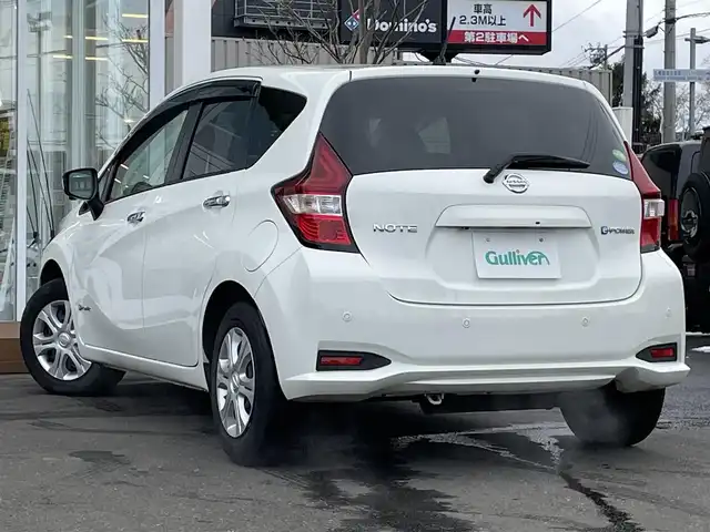 日産 ノート e－パワー X FOUR 道央・札幌 2020(令2)年 7.8万km ホワイト ・４WD/・衝突軽減ブレーキ/・全方位カメラ/・デジタルインナーミラー/・バックカメラ/・社外オーディオ/　CD＆AUX＆ラジオ/・コーナーセンサー/・レーンキープアシスト/・フロントカメラ/・サイドカメラ/・オートエアコン/・オートライト/・ETC/・プッシュスタート/・スマートキー/・電動格納ミラー/・ドアバイザー/・ウィンカーミラー/・フォグライト/・スペアキー