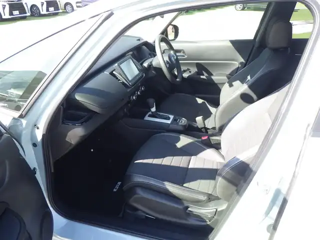 ホンダ フィット e:HEVクロスター 千葉県 2023(令5)年 1.4万km フィヨルドミストパール ホンダセンシング/・衝突軽減ブレーキ（CMBS）/・車線維持支援システム（LKAS）/・アダプティブクルーズコントロール（ACC）/・後方誤発進抑制機能/・誤発進抑制機能/ホンダコネクトナビ/地デジTV/【DVD/CD再生機能　Bluetooth接続】/バックカメラ/ハーフレザーシート/ETC/LEDヘッドライト/ウインカーミラー/コーナーセンサー/純正16インチアルミホイル/Honda スマートキー