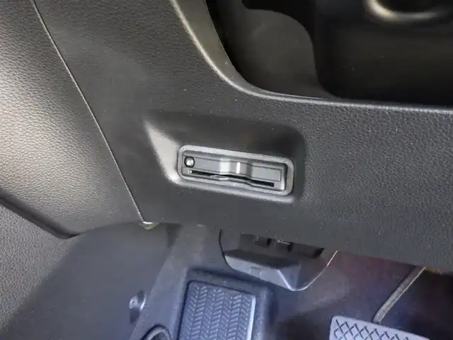 ホンダ フィット e:HEVクロスター 千葉県 2023(令5)年 1.4万km フィヨルドミストパール ホンダセンシング/・衝突軽減ブレーキ（CMBS）/・車線維持支援システム（LKAS）/・アダプティブクルーズコントロール（ACC）/・後方誤発進抑制機能/・誤発進抑制機能/ホンダコネクトナビ/地デジTV/【DVD/CD再生機能　Bluetooth接続】/バックカメラ/ハーフレザーシート/ETC/LEDヘッドライト/ウインカーミラー/コーナーセンサー/純正16インチアルミホイル/Honda スマートキー