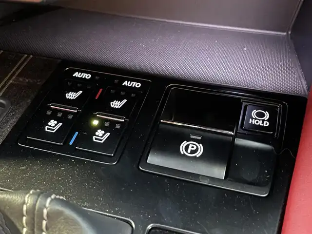 レクサス ＲＸ 300 Fスポーツ 滋賀県 2020(令2)年 5.8万km グラファイトブラックガラスフレーク 純正12.3インチナビ/【Bluetooth/CD/DVD/Blu-ray/フルセグTV】/赤レザーシート/全方位カメラ/追従クルーズコントロール/ブラインドスポットモニター/レーンディパーチャーアラート/衝突軽減ブレーキ/三眼LEDヘッドライト/オートマチックハイビーム/D/Nパワーシート/D/Nシートヒーター/D/Nシートベンチレーション/パワーバックドア/ビルトインETC2.0/ヘッドアップディスプレイ/ステアリングヒーター/電動パーキングブレーキ/オートブレーキホールド/シートポジションメモリ/プッシュスタート/スマートキー/ステアリングリモコン