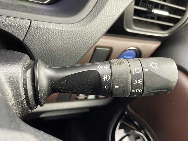 トヨタ エスクァイア ハイブリッド Gi 茨城県 2019(平31)年 4.3万km スパークリングブラックパールクリスタルシャイン 純正ナビ/フルセグTV/バックカメラ/ETC/ドライブレコーダー/クルーズコントロール/両側パワースライドドア/シートヒーター/純正15インチアルミホイール/コーナーセンサー/衝突軽減ブレーキ/横滑り防止装置/LEDヘッドライト