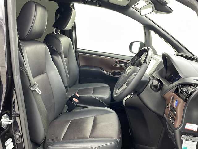 トヨタ エスクァイア ハイブリッド Gi 茨城県 2019(平31)年 4.3万km スパークリングブラックパールクリスタルシャイン 純正ナビ/フルセグTV/バックカメラ/ETC/ドライブレコーダー/クルーズコントロール/両側パワースライドドア/シートヒーター/純正15インチアルミホイール/コーナーセンサー/衝突軽減ブレーキ/横滑り防止装置/LEDヘッドライト