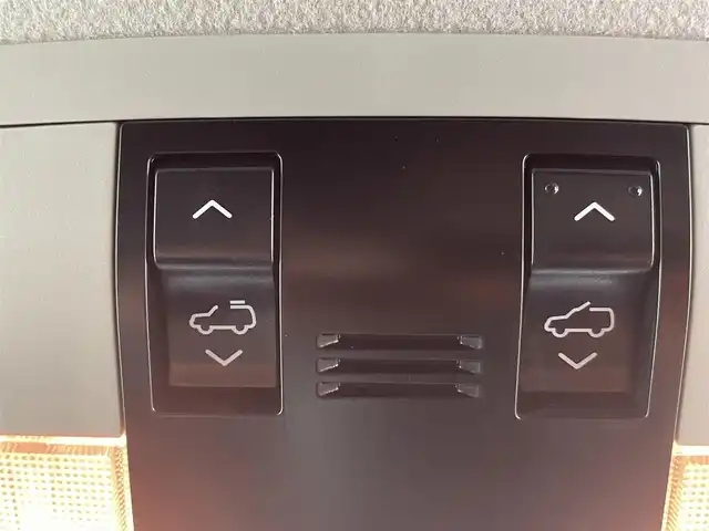 トヨタ ランドクルーザー プラド TX Lパッケージ マットブラED 熊本県 2023(令5)年 4.3万km ブラック サンルーフ/社外9型ナビ/・フルセグTV/CD/DVD/SD/BT/後席モニター/トヨタセーフティセンス/・プリクラッシュセーフティ/・レーンディパーチャアラート/・ロードサインアシスト/・クリアランスソナー/・先行車発進知らせ/レーダークルーズコントロール/オートマチックハイビーム/黒革シート/・D/Nパワーシート/・D/Nシートヒーター/・D/Nシートクーラー/前後ドライブレコーダー/ビルトインETC/オートライト/LEDヘッドライト/フォグランプ/ルーフレール