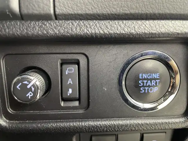 トヨタ ランドクルーザー プラド TX Lパッケージ マットブラED 熊本県 2023(令5)年 4.3万km ブラック サンルーフ/社外9型ナビ/・フルセグTV/CD/DVD/SD/BT/後席モニター/トヨタセーフティセンス/・プリクラッシュセーフティ/・レーンディパーチャアラート/・ロードサインアシスト/・クリアランスソナー/・先行車発進知らせ/レーダークルーズコントロール/オートマチックハイビーム/黒革シート/・D/Nパワーシート/・D/Nシートヒーター/・D/Nシートクーラー/前後ドライブレコーダー/ビルトインETC/オートライト/LEDヘッドライト/フォグランプ/ルーフレール