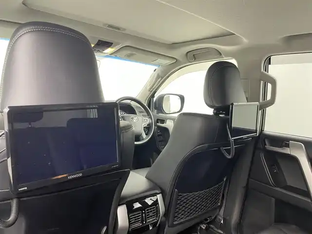トヨタ ランドクルーザー プラド TX Lパッケージ マットブラED 熊本県 2023(令5)年 4.3万km ブラック サンルーフ/社外9型ナビ/・フルセグTV/CD/DVD/SD/BT/後席モニター/トヨタセーフティセンス/・プリクラッシュセーフティ/・レーンディパーチャアラート/・ロードサインアシスト/・クリアランスソナー/・先行車発進知らせ/レーダークルーズコントロール/オートマチックハイビーム/黒革シート/・D/Nパワーシート/・D/Nシートヒーター/・D/Nシートクーラー/前後ドライブレコーダー/ビルトインETC/オートライト/LEDヘッドライト/フォグランプ/ルーフレール
