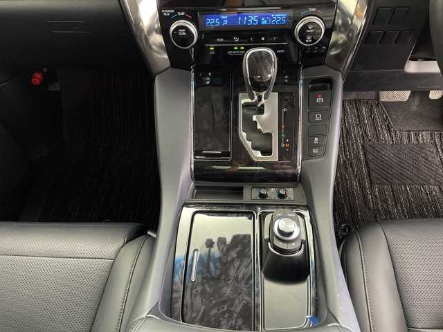 トヨタ アルファード S Cパッケージ 鹿児島県 2019(令1)年 1.5万km ホワイトパールクリスタルシャイン 社外9インチナビ/（AM/FM/CD/DVD/Bluetooth/フルセグ）/フリップダウンモニター/ツインムーンルーフ/モデリスタエアロ/デジタルインナーミラー/ETC/トヨタセーフティセンス/・プリクラッシュセーフティ/・レーントレーシングアシスト/・レーダークルーズコントロール/・ロードサインアシスト/・リアクロストラフィックアラート/・インテリジェントクリアランスソナー/・先行車発進お知らせ機能/両側パワースライドドア/パワーバックドア/電格ウィンカーミラー/オートブレーキホールド/レザーシート/シートヒーター/シートベンチレーション/フロアマット/純正18インチAW/オートライト