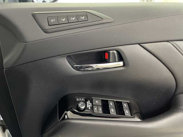 トヨタ アルファード S Cパッケージ 鹿児島県 2019(令1)年 1.5万km ホワイトパールクリスタルシャイン 社外9インチナビ/（AM/FM/CD/DVD/Bluetooth/フルセグ）/フリップダウンモニター/ツインムーンルーフ/モデリスタエアロ/デジタルインナーミラー/ETC/トヨタセーフティセンス/・プリクラッシュセーフティ/・レーントレーシングアシスト/・レーダークルーズコントロール/・ロードサインアシスト/・リアクロストラフィックアラート/・インテリジェントクリアランスソナー/・先行車発進お知らせ機能/両側パワースライドドア/パワーバックドア/電格ウィンカーミラー/オートブレーキホールド/レザーシート/シートヒーター/シートベンチレーション/フロアマット/純正18インチAW/オートライト