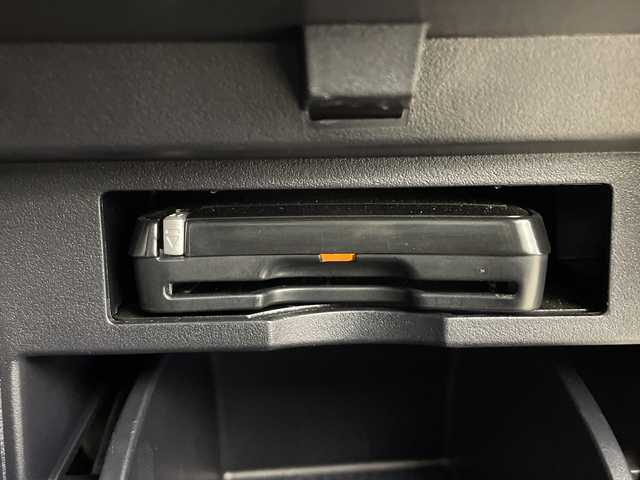 トヨタ アルファード S Cパッケージ 鹿児島県 2019(令1)年 1.5万km ホワイトパールクリスタルシャイン 社外9インチナビ/（AM/FM/CD/DVD/Bluetooth/フルセグ）/フリップダウンモニター/ツインムーンルーフ/モデリスタエアロ/デジタルインナーミラー/ETC/トヨタセーフティセンス/・プリクラッシュセーフティ/・レーントレーシングアシスト/・レーダークルーズコントロール/・ロードサインアシスト/・リアクロストラフィックアラート/・インテリジェントクリアランスソナー/・先行車発進お知らせ機能/両側パワースライドドア/パワーバックドア/電格ウィンカーミラー/オートブレーキホールド/レザーシート/シートヒーター/シートベンチレーション/フロアマット/純正18インチAW/オートライト