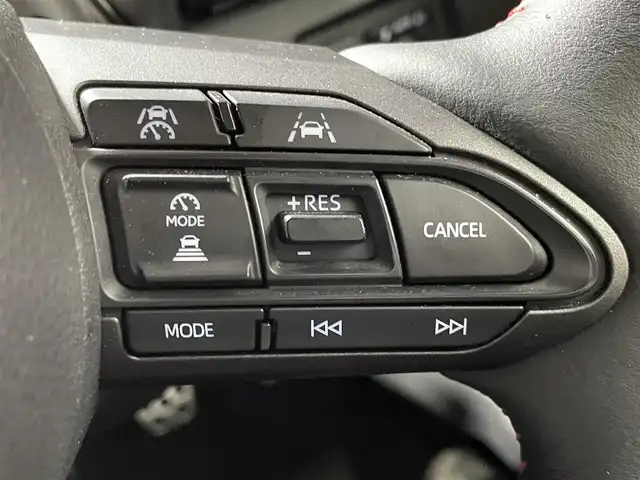 トヨタ ＧＲヤリス RZ ハイパフォーマンス 大阪府 2024(令6)年 1.5万km スーパーホワイトⅡ 純正ディスプレイオーディオ/バックカメラ/フルセグTV/ビルドインETC2.0/JBLサウンド/ステアリングスイッチ/レーンキープアシスト/レーダークルーズコントロール/衝突被害軽減システム/前席シートヒーター/ステアリングヒーター/オートエアコン/オートライト/オートハイビーム/オートワイパー/ブラインドスポットモニター/コーナーセンサー/純正アルミホイール/コンフォートパッケージ