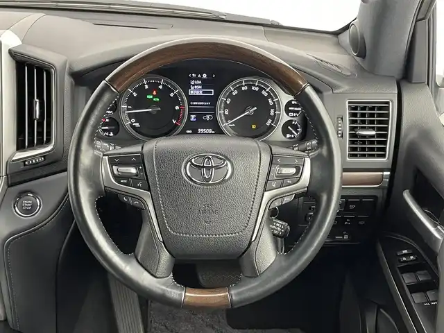 トヨタ ランドクルーザー ZX 千葉県 2018(平30)年 4万km ホワイトパールクリスタルシャイン 禁煙車/メーカーナビ/・CD/DVD/BD/BT/フルセグ/AUX/プレミアムサウンドシステム/プリクラッシュセーフティ/レーンディパーチャーアラート/ブラインドスポットモニター/サンルーフ/レザーシート/前後席シートヒーター/前席シートベンチレーション/クールBOX/Fモデリスタエアロ/コーナーセンサー/ステアリングヒーター/電動リヤゲート/AC100V電源/LEDヘッドライト/オートハイビーム/ビルトインETC/ワイヤレス充電/センターデフロック/純正20インチアルミホイール