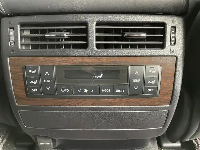 トヨタ ランドクルーザー ZX 千葉県 2018(平30)年 4万km ホワイトパールクリスタルシャイン 禁煙車/メーカーナビ/・CD/DVD/BD/BT/フルセグ/AUX/プレミアムサウンドシステム/プリクラッシュセーフティ/レーンディパーチャーアラート/ブラインドスポットモニター/サンルーフ/レザーシート/前後席シートヒーター/前席シートベンチレーション/クールBOX/Fモデリスタエアロ/コーナーセンサー/ステアリングヒーター/電動リヤゲート/AC100V電源/LEDヘッドライト/オートハイビーム/ビルトインETC/ワイヤレス充電/センターデフロック/純正20インチアルミホイール